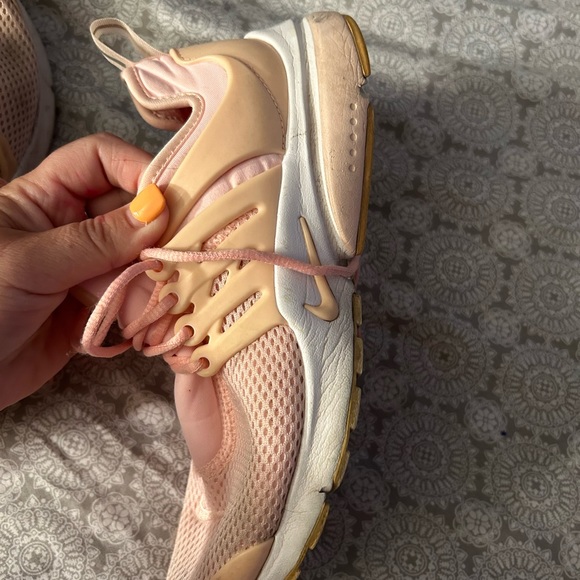 Nike Air light pink swoosh women’s size 8 sneakers - Picture 7 of 14